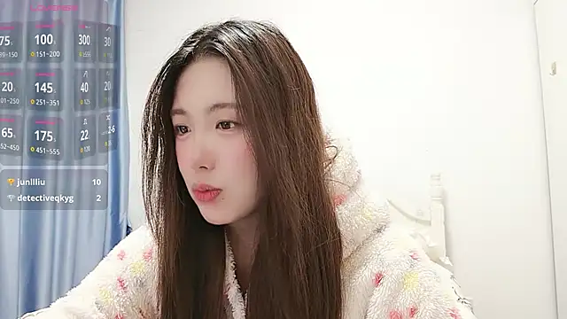 Snapshot of Luna_868 chatting on 11-25-25, 04:40 Luna 868 online show from 11-25-25, 04:40