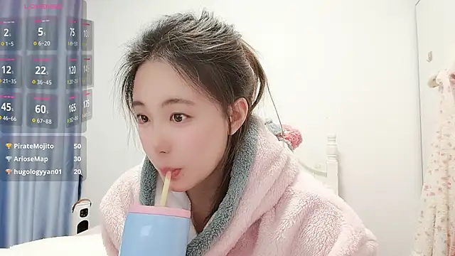 Snapshot of Luna_868 chatting on 11-28-25, 04:42 Luna 868 online show from 11-28-25, 04:42