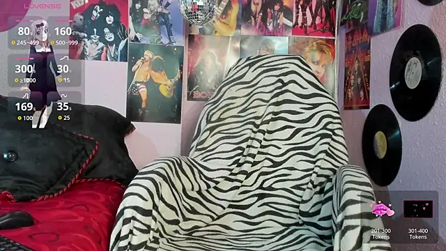 Avril Maria online show from 10-30-25, 10:54