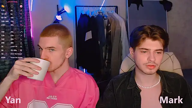 Snapshot of itsyanbb chatting on 11-17-25, 09:42 itsyanbb online show from 11-17-25, 09:42