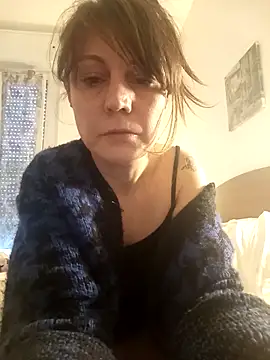 Snapshot of Nikita2406 chatting on 02-05-26, 04:00 Nikita2406 online show from 02-05-26, 04:00