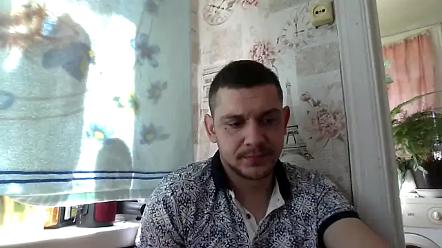 Snapshot of BogdanNegoda chatting on 05-05-26, 08:00 BogdanNegoda online show from 05-05-26, 08:00