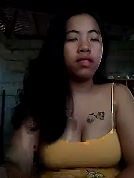 Snapshot of Yapsyxx chatting on 10-23-25, 11:24 Yapsyxx online show from 10-23-25, 11:24