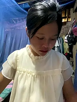 Snapshot of O_o_UwU_o_O chatting on 10-13-25, 02:00 O o UwU o O online show from 10-13-25, 02:00