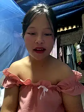 Snapshot of O_o_UwU_o_O chatting on 10-16-25, 02:01 O o UwU o O online show from 10-16-25, 02:01