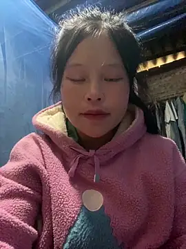 Snapshot of O_o_UwU_o_O chatting on 11-04-25, 02:21 O o UwU o O online show from 11-04-25, 02:21