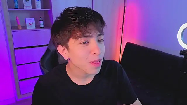 onlinenico online show from 10-20-25, 08:09