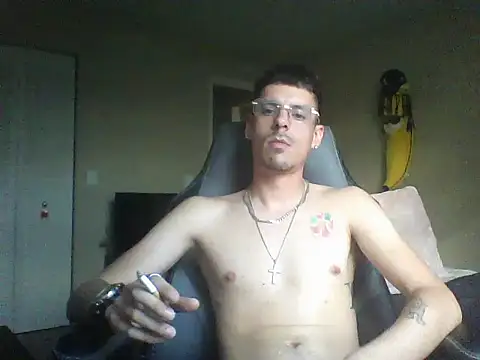 Snapshot of latinosatiro94 chatting on 09-30-25, 11:21 latinosatiro94 online show from 09-30-25, 11:21