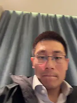 Snapshot of miniyellower chatting on 10-28-25, 12:52 miniyellower online show from 10-28-25, 12:52