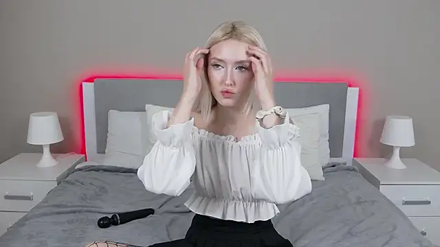 Snapshot of MarianeSun chatting on 09-29-25, 04:06 MarianeSun online show from 09-29-25, 04:06