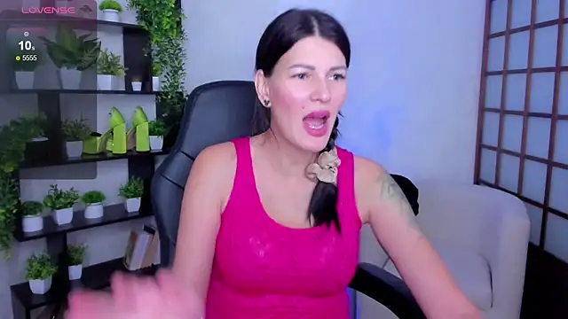 Snapshot of O1d_Lady chatting on 10-10-25, 08:57 O1d Lady online show from 10-10-25, 08:57