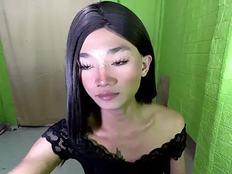 Petite HugeCock online show from 09-11-25, 04:18