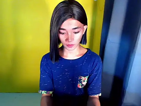 Petite HugeCock online show from 04-12-26, 11:59
