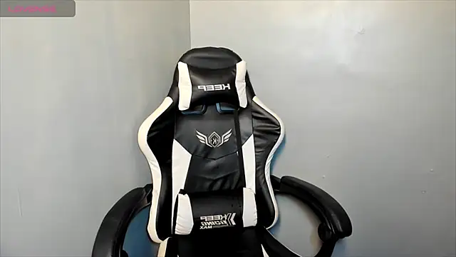 QueenCasandra online show from 10-25-25, 02:13