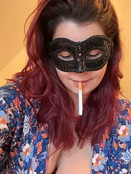 Snapshot of Saphyra_Secret chatting on 10-11-25, 02:15 Saphyra Secret online show from 10-11-25, 02:15