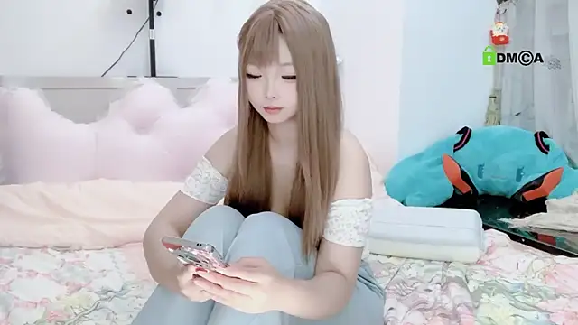 liuruyuan888 online show from 09-18-25, 10:50