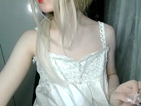Annabelle-e online show from 04-28-26, 07:41