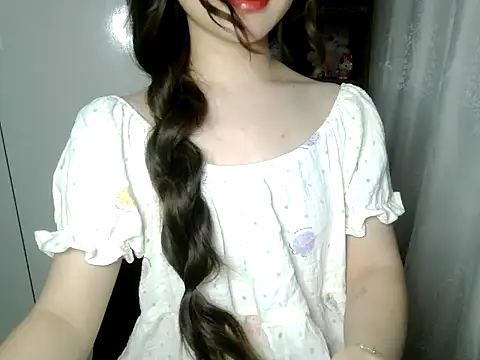 Snapshot of Annabelle-e chatting on 05-20-26, 07:20 Annabelle-e online show from 05-20-26, 07:20