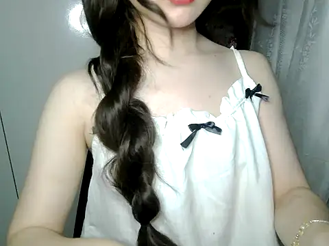 Snapshot of Annabelle-e chatting on 05-31-26, 07:04 Annabelle-e online show from 05-31-26, 07:04