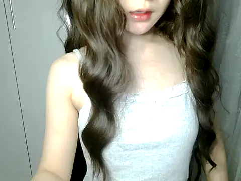 Snapshot of Annabelle-e chatting on 06-01-26, 05:25 Annabelle-e online show from 06-01-26, 05:25
