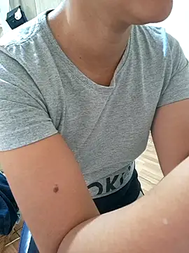 euahotmarii20 online show from 09-29-25, 04:34