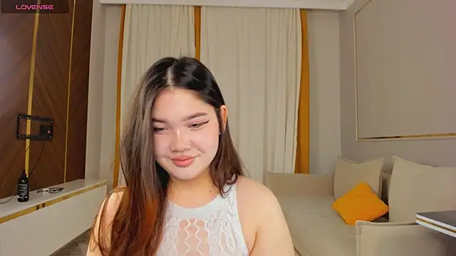 Snapshot of yummmymommy chatting on 10-10-25, 02:38 yummmymommy online show from 10-10-25, 02:38