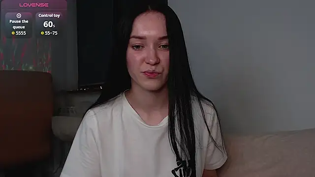 Veliora online show from 10-29-25, 04:09