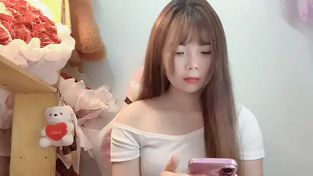 Snapshot of Pony898 chatting on 09-20-25, 12:44 Pony898 online show from 09-20-25, 12:44