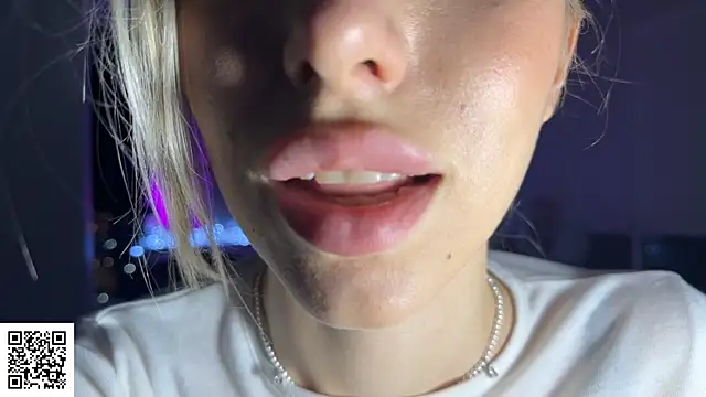 ElysiaXo online show from 11-27-25, 11:18