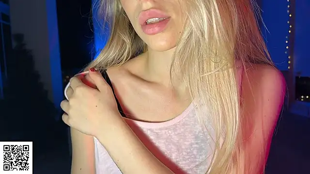 ElysiaXo online show from 12-14-25, 09:19