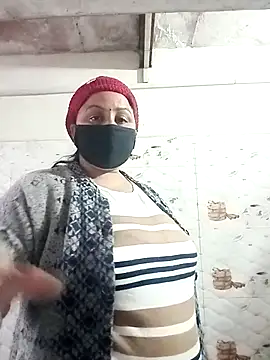 Snapshot of Rakhi_sawant143 chatting on 12-23-25, 02:20 Rakhi sawant143 online show from 12-23-25, 02:20