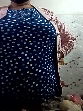 Snapshot of Rakhi_sawant143 chatting on 01-16-26, 02:26 Rakhi sawant143 online show from 01-16-26, 02:26