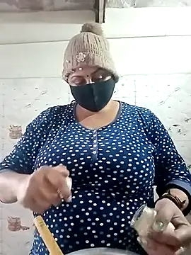 Snapshot of Rakhi_sawant143 chatting on 02-01-26, 02:43 Rakhi sawant143 online show from 02-01-26, 02:43