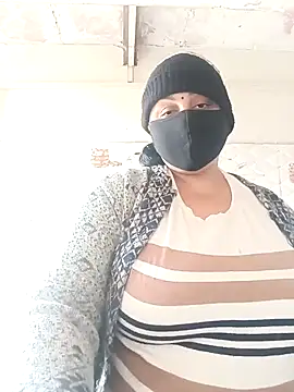 Snapshot of Rakhi_sawant143 chatting on 02-05-26, 03:00 Rakhi sawant143 online show from 02-05-26, 03:00