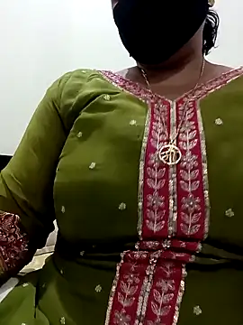 Snapshot of Rakhi_sawant143 chatting on 02-17-26, 02:02 Rakhi sawant143 online show from 02-17-26, 02:02