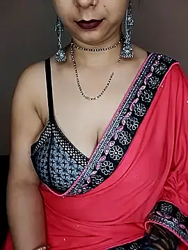 Snapshot of Oh_011 chatting on 10-25-25, 04:02 Oh 011 online show from 10-25-25, 04:02