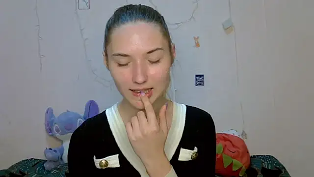 Snapshot of _kikiclark__ chatting on 09-15-25, 08:53  kikiclark   online show from 09-15-25, 08:53