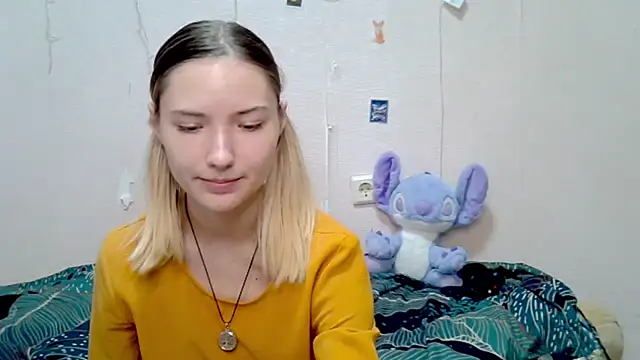 Snapshot of _kikiclark__ chatting on 09-23-25, 03:15  kikiclark   online show from 09-23-25, 03:15