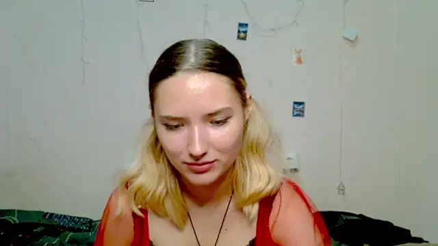 Snapshot of _kikiclark__ chatting on 09-26-25, 08:35  kikiclark   online show from 09-26-25, 08:35
