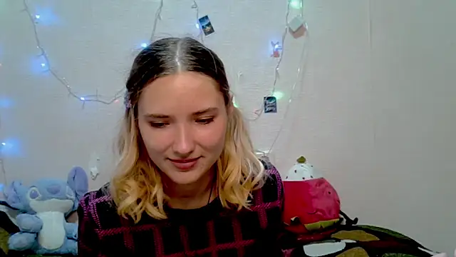 Snapshot of _kikiclark__ chatting on 10-03-25, 08:50  kikiclark   online show from 10-03-25, 08:50