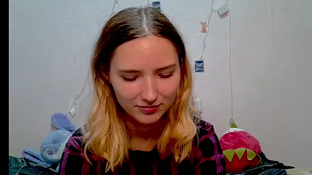 Snapshot of _kikiclark__ chatting on 10-04-25, 09:02  kikiclark   online show from 10-04-25, 09:02
