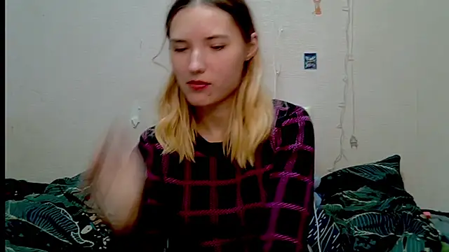 Snapshot of _kikiclark__ chatting on 10-05-25, 09:13  kikiclark   online show from 10-05-25, 09:13
