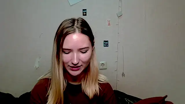 Snapshot of _kikiclark__ chatting on 10-10-25, 08:52  kikiclark   online show from 10-10-25, 08:52