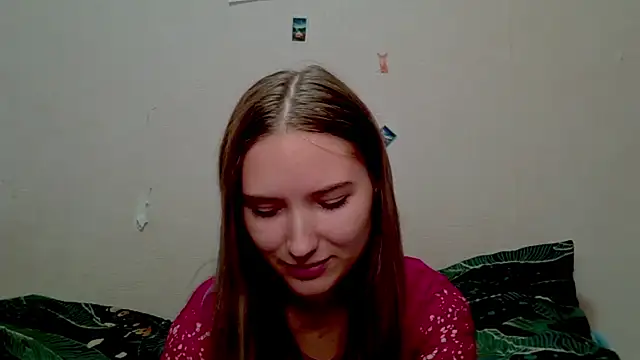 Snapshot of _kikiclark__ chatting on 10-21-25, 08:53  kikiclark   online show from 10-21-25, 08:53