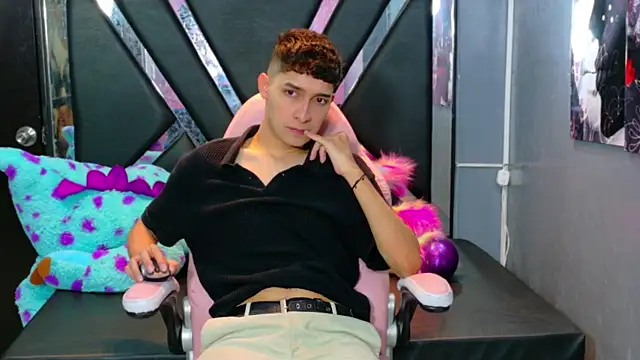 Snapshot of Kygo_Williams chatting on 09-10-25, 01:22 Kygo Williams online show from 09-10-25, 01:22