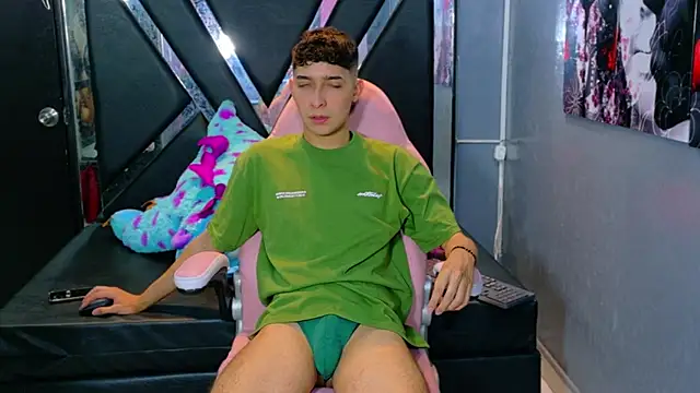 Snapshot of Kygo_Williams chatting on 09-13-25, 07:57 Kygo Williams online show from 09-13-25, 07:57