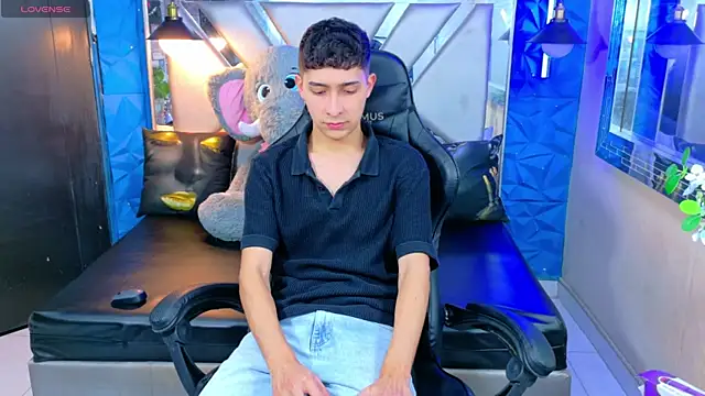 Snapshot of Kygo_Williams chatting on 09-26-25, 04:00 Kygo Williams online show from 09-26-25, 04:00