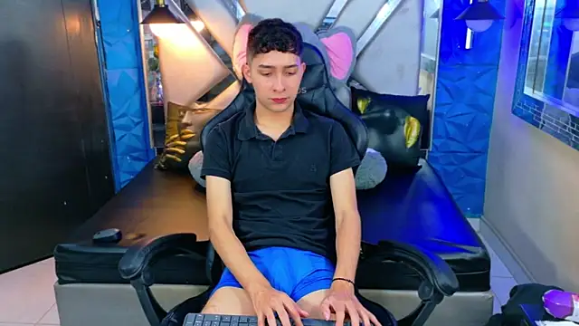 Snapshot of Kygo_Williams chatting on 10-06-25, 01:52 Kygo Williams online show from 10-06-25, 01:52