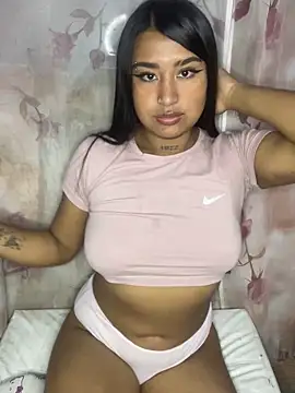 Snapshot of Caty__hot chatting on 09-19-25, 12:45 Caty hot online show from 09-19-25, 12:45