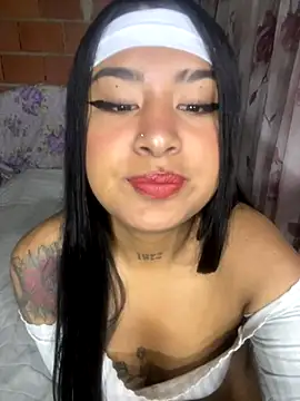 Snapshot of Caty__hot chatting on 10-11-25, 06:45 Caty hot online show from 10-11-25, 06:45